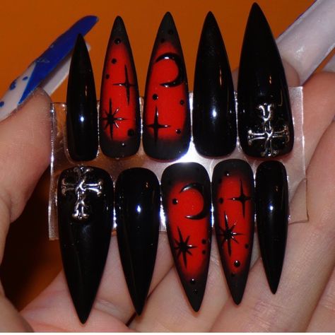 October Nails Halloween, Halloween Gel Nails, Ongles Goth, Beach Nails Art, 2023 Beach, Horror Nails, Witchy Nails, Halloween Acrylic Nails, Punk Nails