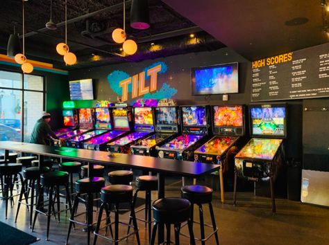 Bar Arcade Design, Modern Sports Bar, Bar Americano, Gaming Cafe, Bar Arcade, Arcade Ideas, Sport Bar Design, Arcade Design, Arcade Bar