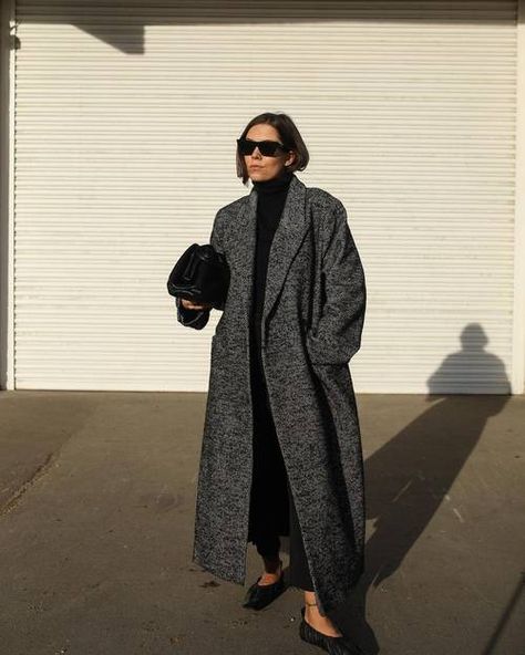 Oversized Coat Street Style, Herringbone Coat Outfit, Herringbone Coat Women, Oversized Coat Outfit, Fitness Wallpapers, Best Salt, Mango Coats, Fitness Wallpaper, Career Outfits