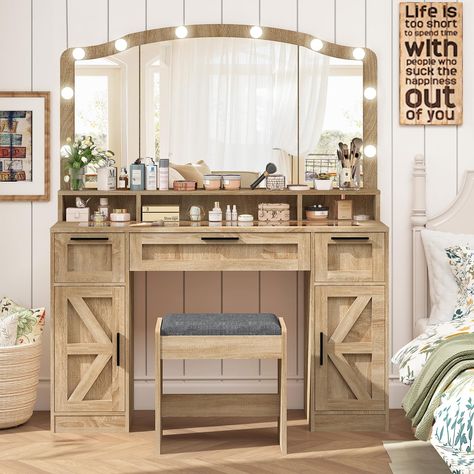 PRICES MAY VARY. 💄【Farmhouse Makeup Vanity with Super Large Mirror】The USIKEY makeup vanity Table has abandoned the rigid square mirror and designed an elegant and smooth S-shaped mirror( Mirror Size: 39.4"L*22.4"W). The large mirror seamlessly blends with the theme of the farmhouse, showcases the classical contours and exquisite appearance of the farmhouse, adding charm and aesthetic touch to your bedroom environment. 💄【Visual Glass Desktop】A transparent toughened glass is built into the spac Diy Built In Makeup Vanity, Pottery Barn Make Up Vanity, Vanity With Big Mirror, Makeup Vanity Inspiration, Country Theme Room, Farmhouse Vanity Makeup, Country Room Ideas Bedroom, Western Vanity, Cowgirl Room Ideas