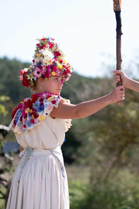 May Queen, Florence Pugh, Flower Crown, Florence, Crown, Queen, Google Search, Flowers, White