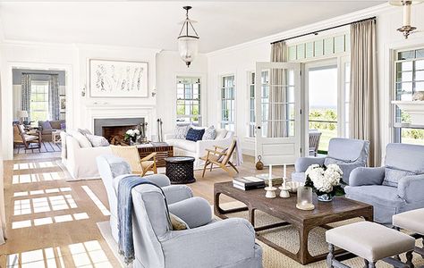 Hamptons Style Living Room, Hamptons Living Room, Nantucket Style Homes, Hamptons Decor, Nantucket Home, Furnitur Ruang Keluarga, Nantucket Wedding, Nantucket Style, Coastal Living Rooms