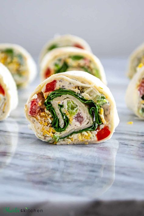 Chicken Salad Roll Ups, Aloo Sabzi, Chicken Avocado Salad, Salad Roll, Tortilla Pinwheels, Chef Logo, Salad Rolls, Pinwheel Recipes, American Holiday