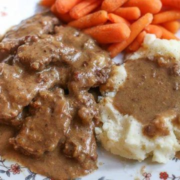 Country Style Instant Pot Cube Steak Recipe - A Fork's Tale Instant Pot Cube Steak, Meat And Gravy, Country Style Steak, Cube Steak Recipe, Cube Steak And Gravy, Seared Salmon Recipes, Cubed Steak, Cube Steak Recipes, Swiss Steak