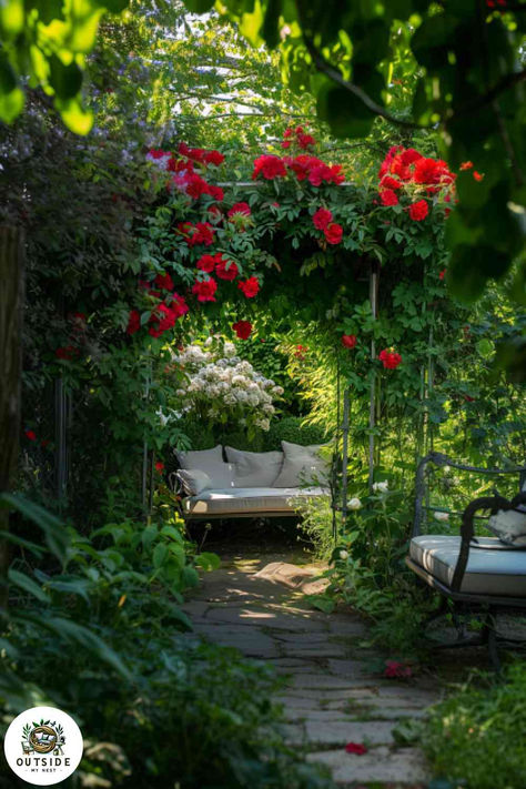 Garden Reading Nook, Cozy Nook Ideas, Unique Backyard, Garden Escape, Flowering Bushes, Small Water Features, Hardscape Design, A Secret Garden, Nook Ideas