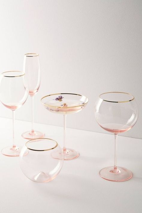 Gilded Rim Wine Glass Set Assiette Design, Vase Deco, Pink Glassware, Smart Tiles, Cocktail Sauce, Wine Decor, Entertaining Essentials, Wine Clubs, Glass Set