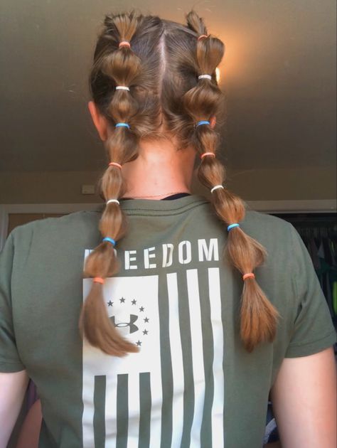 4th Of July Hair With Rubber Bands, Hairstyles For Curly Hair 4th Of July, Four Of July Hairstyles, Simple 4th Of July Hairstyles, Fourth Of July Hairstyles Bubble Braids, 4th Of July Hair Easy, 4th Of July Hairstyles Bubble Braid, 4th Of July Bubble Braids, Cute 4th Of July Hairstyles For Teens