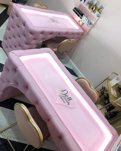 Nail Desks, Pink Nail Salon, Beauty Bar Ideas, Beauty Shop Decor, Beauty Room Salon, Nail Salon Interior, Home Hair Salons, Nail Desk, Esthetician Room Decor