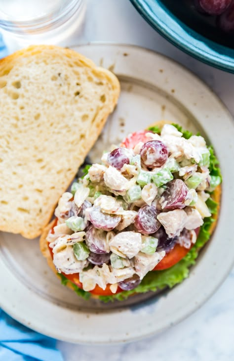 Chicken Salad Recipe With Almonds, Copycat Panera Bread, Almond Chicken Salad, Panera Recipes, Homemade Chicken Salads, Light Lunches, Chicken Salad Sandwich Recipe, Chicken Salad With Grapes, Copycat Panera