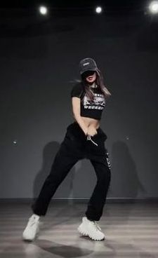 Dance Aesthetic Hip Hop, Dance Hip Hop, Dance Playlist, Korean Dance, Dance Basics, Dance Outfits Practice, Dancer Workout, Ballet Dance Videos, Hip Hop Dance Videos