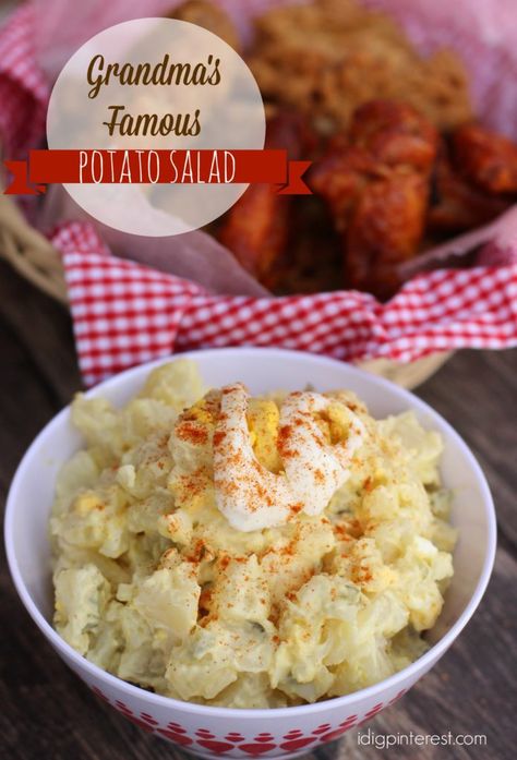 Grandma's Famous Potato Salad. My Grandma’s Potato Salad simply cannot be beat and is the perfect companion to a yummy basket of fried chicken. This is so perfect for summer potlucks and gatherings! Creative Dishes, Amazing Salads, Recipes Sides, Crab Salad Recipe, Spinach Salad Recipes, Macaroni Salad Recipe, Crab Salad, Noodle Salad, How To Cook Potatoes