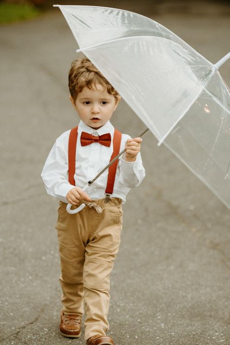 Fall Colored Groomsmen, Terracotta Ring Bearer, Fall Wedding Father Of The Bride Outfit, Grooms Attire Casual, October Groomsmen Attire, Groomsmen Attire Unique, Usher Wedding Outfit, Fall Groom And Groomsmen Attire, Terracotta Wedding Groomsmen Jeans