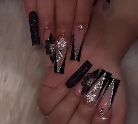 Black Aesthetic Nail, Black And Silver Birthday Nails, Quinceañera Nails, Aesthetic Nail Design, Valentines Nails French, Nail Inspo Hello Kitty, Duck Nails Short, Glittery Acrylic Nails, French Tip Nails Pink