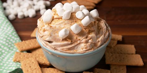 S'mores without the fire hazard! Superbowl Dessert, Super Bowl Food Dip, Super Bowl Desserts, Smores Dip Recipe, Super Bowl Cupcake, Easy Smores, Superbowl Desserts, Smores Dip, Party Dip Recipes