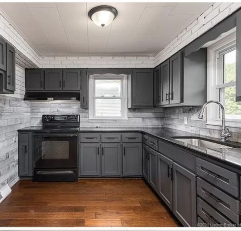 Grey Cupboards Black Countertop, Gray Cabinets Black Appliances, Grey Cabinets Black Countertop, Gray Countertops Kitchen, Grey And Black Kitchen, Gray Stained Kitchen Cabinets, Colors Kitchen Cabinets, Cabinet Storage Kitchen, Kitchen Cabinets Designs