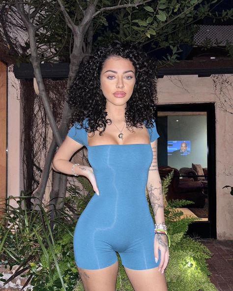 Malu Trevejo Outfits, Nyc Outfits Summer, Women Romper, Malu Trevejo, Girls Birthday Party Dress, Nyc Outfits, Baby Tees Y2k, Casual Party Dresses, Sports Activewear