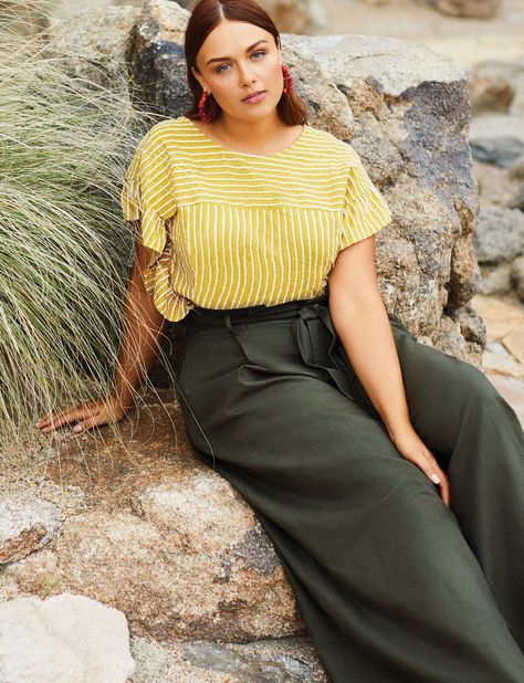 83e8ef518174e1eb6be4a0778d050c9ddesc47323547ri Trouser Inspiration, Womens Palazzo Pants, Plus Size Tips, Color Dresses, Striped Tops Women, Look Plus Size, Curvy Model, Moda Plus, Fashion 2024