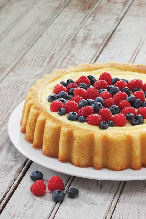 Mary Berry Sponge Fruit Flan | British Chefs Table Mary Ann Cake Pan Recipe, Fruit Flan Recipe, Fruit Flan, Flan Pan, Charlotte Cake, Flan Cake, Mary Berry Recipe, Cold Cake, Flan Recipe