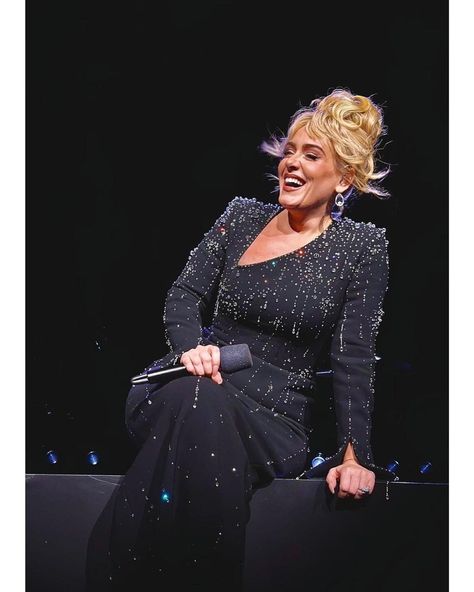 Weekends With Adele, Adele Style, Adele Photos, Adele Concert, Adele Love, Couples Picture, Adele Adkins, Mom Wedding Dress, Adele Dress