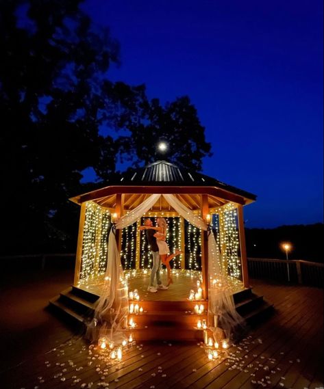 Proposal Ideas Night Lights, Gazebo Date Night, Proposal With Lights Romantic, Pergola Proposal Ideas, Starry Night Proposal, Proposal Decor Outdoor, Gazebo Decorating Ideas Proposal, Gazebo Aesthetic Night, Poolside Proposal Ideas