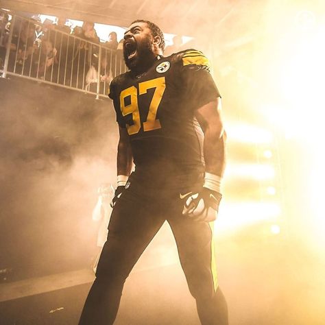 39.3k Likes, 121 Comments - Pittsburgh Steelers (@steelers) on Instagram: “Coming for you 😤” Cam Heyward, Steelers Wallpaper, Pittsburgh Steelers Wallpaper, Nfl Steelers, Pittsburgh Steelers Football, Steelers Football, National Football League, Pittsburgh Steelers, Pittsburgh