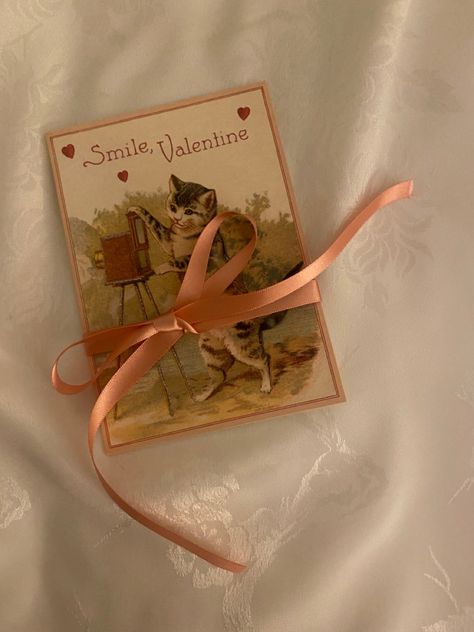 French Love Aesthetic, Valentines Day Card Ideas Aesthetic, Valentine Card Aesthetic, Valentines Card Inspo Aesthetic, Valentines Day Cards Aesthetic, St Valentines Day Aesthetic, Vintage Valentines Day Aesthetic, Valentine’s Day Vintage Aesthetic, Valentines Coquette