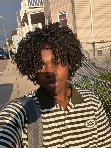 Type 4 Hairstyles Men, Afro Guy Drawing, Afro Medium Hair, Black Alt Hairstyles Men, Black Dude Hairstyles, Black Hairstyles Guys, Black Soft Boy Aesthetic, Masc Black Hair Styles, Black Transmasc Hair