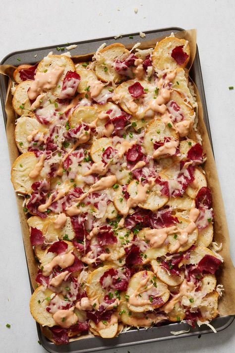 Reuben Nachos Reuben Nachos, Smoked Corned Beef, Reuben Recipe, Beer Cheese Recipe, Beef Nachos, Creamy Mashed Cauliflower, Boiled Dinner, Irish Recipes Traditional, Corn Beef