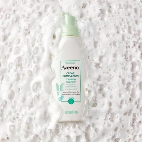 Aveeno Clear Complexion, Oil Free Face Wash, Aveeno Positively Radiant, Facial For Dry Skin, Daily Facial Cleanser, Acne Face Wash, Salicylic Acid Acne, Acne Cleansers, Foaming Facial Cleanser