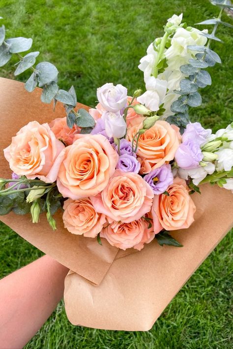 Peach And Purple Wedding Flowers, Purple And Peach Bouquet, Lilac And Peach Wedding Decor, Purple And Peach Flowers, Peach And Lavender Bouquet, Peach And Lilac Wedding, Lilac And Peach Wedding, Lavender And Peach Wedding, Purple And Coral Wedding