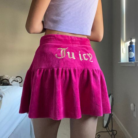 Velour Skirt Outfit, Old Juicy Couture, Juicy Couture Skirt, Clothes Practice, Velour Skirt, Kawaii Skirt, Shoes Decoration, Y2k Juicy Couture, Couture Skirts