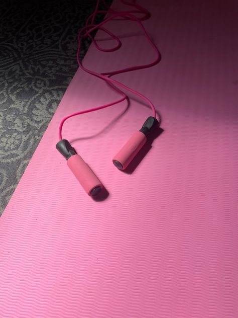 #pink #yogamat #pinkpilate #skipping #jumprope #workout #gym #athomeworkout Skipping Rope Aesthetic, Jump Rope Aesthetic, Beachwear Aesthetic, April Moodboard, Yoga Poster Design, Jump Roping, Rope Skipping, Girly Swag, Yoga Aesthetic