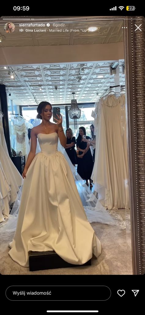 Timeless Wedding Dress Long Train, Strapless Wedding Dress Aesthetic, Bride Elegant Dress, Simple Silk Wedding Gown, Wedding Dresses Celebrity, Wedding Dresses Tube Top, Big Wedding Gown, Sleek A Line Wedding Dress, Romantic Timeless Wedding Dress