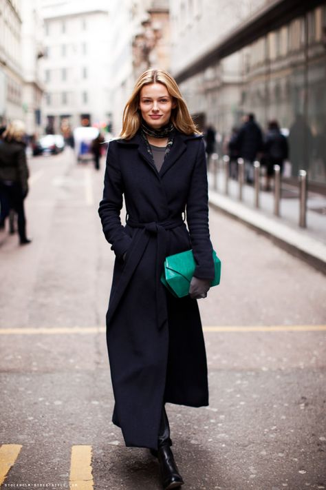 Winter Coat Trends, Chic Winter Coat, Edita Vilkeviciute, Winter Coat Dress, Navy Coat, Coat Trends, Long Winter Coats, Long Coat Women, Looks Street Style