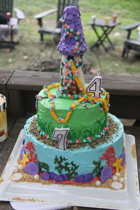 Rapunzel and Ariel cake Rapunzel And Ariel, Movie Cake, Ariel Cake, Wish Birthday, Movie Cakes, Pearl Cake, Decorating Cakes, Princess Rapunzel, Disney Cakes