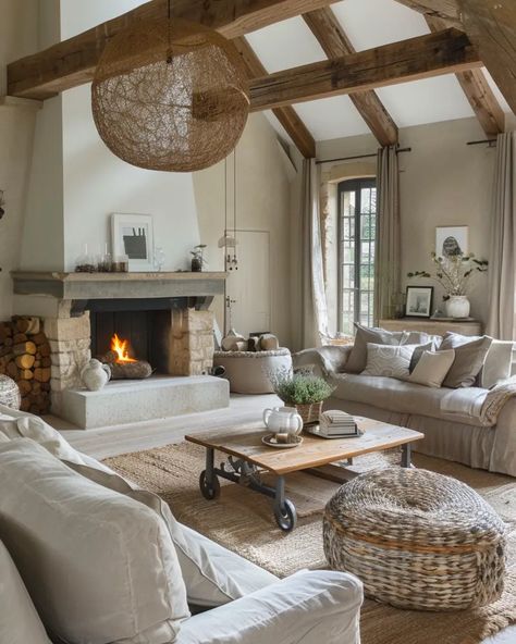 deco salon campagne recup blanc bois beige Diy Farmhouse Living Room, Mediterranean Style Living Room, Farmhouse Living Rooms, Farmhouse Living Room Decor, Old Window Frame, Timber Ceiling, Perfect Living Room, Farmhouse Living Room, Farmhouse Decor Living Room