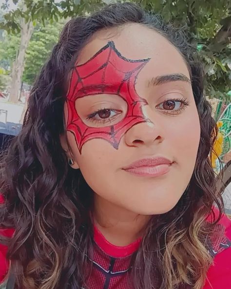 Spiderman Mask Face Paint, Spiderman Halloween Face Paint, Avengers Face Painting, Spider Man Face Makeup, Easy Spiderman Makeup, Superhero Face Paint Easy, Spiderman Face Paint Easy, Spider Man Face Paint Easy, Face Painting Spiderman