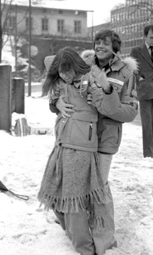 Mark Hamill And Carrie Fisher, Mark Hamill Carrie Fisher, Carrie Fisher Princess Leia, Star Wars Behind The Scenes, Carrie Frances Fisher, Star Wars Original Trilogy, Luke Leia, Frances Fisher, March 5th