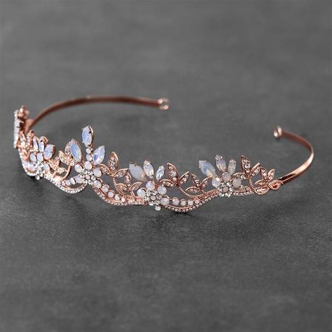 Quince Tiaras, Princesses Aesthetic, Quince Stuff, Gold Bridal Crowns, Crystal Crown Tiaras, Quinceañera Dresses, Wild Wedding, Crown Ideas, Crystal Wedding Tiaras