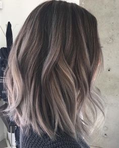 Trendy Hair Color Designs for Medium Length Hair, Medium Hairstyle Ideas Gray Balayage, Hair Colour Design, Medium Hair Color, Ash Brown Hair, Medium Long Hair, Shoulder Length Hair Cuts, Trendy Hair Color, Women's Hair, Shoulder Length Hair