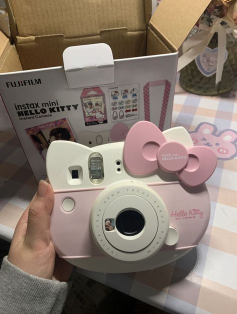 Instant Camera Aesthetic, Instax Camera Aesthetic, Headphones Hello Kitty, Hello Kitty Camera, Kitty Headphones, Hello Kitty Headphones, Aesthetic Hello Kitty, Instax Mini Camera, Images Hello Kitty