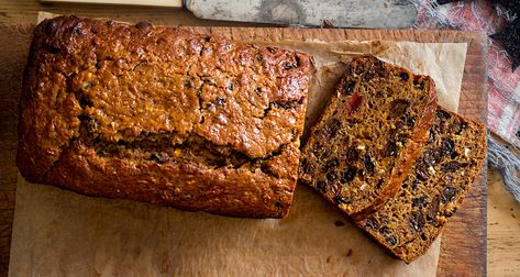 Nerada Tea » Shearer's Fruit Tea Cake | Nerada Tea Barmbrack Recipe, Breads To Make, Boston Brown Bread, Irish Cuisine, Dried Fruit Mix, Fruit Bread, Beer Bread, Golden Syrup, Fruit Tea