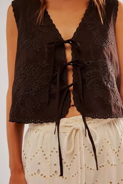 36 Cool Payday Hits | SheerLuxe Bonaroo Outfit, Sweet Escape, Free People Clothing, Front Tie Top, Boho Tops, Floral Embroidery, Boho Outfits, Free People Tops, Fashion Inspo Outfits