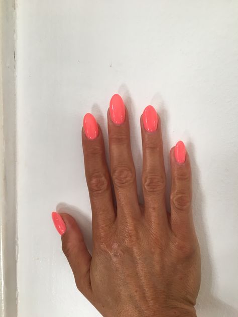 Nails Almond Summer Colour, Acrylic Nails Coral Pink, Coral Oval Acrylic Nails, Coral Pink Almond Nails, Bright Coral Pink Nails, Coral Almond Acrylic Nails, Dip Spring Nail Colors, Short Bright Almond Nails, Oval Coral Nails