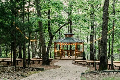 Wedding Lodge, Arkansas Wedding Venues, Large Wedding Venues, Alabama Wedding Venues, Cracker House, Venue Design, Hunting Stuff, Cabin Wedding, Birmingham Wedding