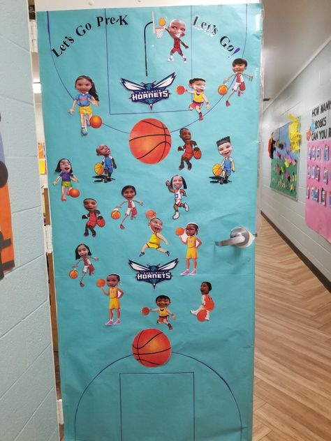 Basketball Door Decorations, Basketball Door Decorations For School, Basketball Classroom, Elementary Classroom Themes, Sports Theme Classroom, Toddler Daycare, Door Decks, Basketball Theme Party, School Board Decoration