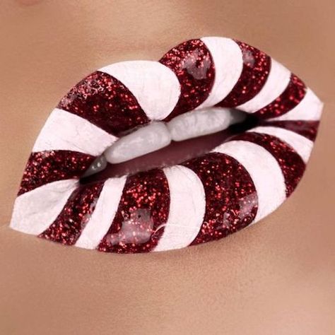 6 totally extra makeup looks to show your Christmas spirit - GirlsLife Maquillaje Kylie Jenner, Christmas Eye Makeup, Winter Lips, Lip Art Makeup, Candy Lips, Christmas Makeup Look, Nice Lips, Lip Gloss Colors, Lipstick Art