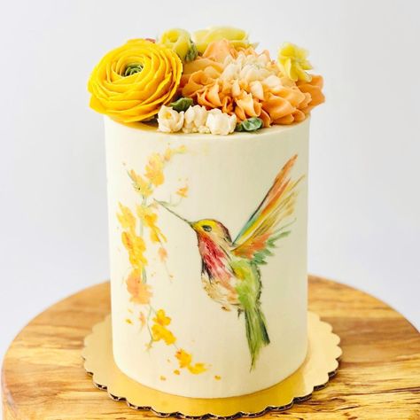 Cake With Hummingbird Decoration, Hummingbird Themed Cake, Hummingbird Cake Decorating Ideas, Hummingbird Decorated Cake, Hummingbird Theme Party, Hummingbird Cake Design, Bird Cake Ideas, Bird Theme Cake, Hummingbird Cakes