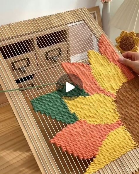 fūnem studio on Instagram: "🌻 Weaving a sunflower to soak up some sun-kissed vibes! Bringing sunshine to the loom, one petal at a time. ☀️
via @sheweave.macrame
• 
• 
• 
• 
#happyweaving #tapestry #funemstudio #weavingloom #weaving #handmade #diy #hobby #loom #weaversofinstagram #tissage #makersmovement #loom #tapestry #tapestryweaving #weaverfever #wallhanging #wearethemakers #makersgonnamake #yarnaddict #yarn" Wiggly Crochet, Yarn Wrapped Letters, Diy Wall Hanging Yarn, Weaving Patterns Design, Painted Christmas Cards, Tapestry Loom, Easy Easter Decorations, Candy Land Christmas Decorations Outdoor, Candyland Decorations