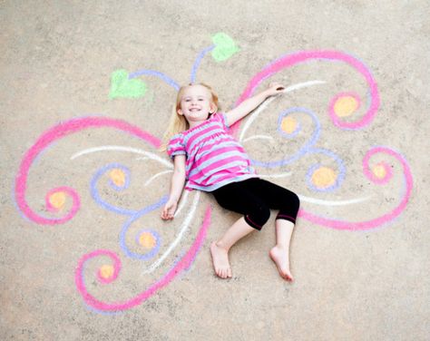 Sidewalk Chalk Photos, Chalk Art Quotes, Chalk Photography, Chalk Pictures, Chalk Activities, Chalk Photos, Fun Chalk Art, Chalk Ideas, Chalk Design